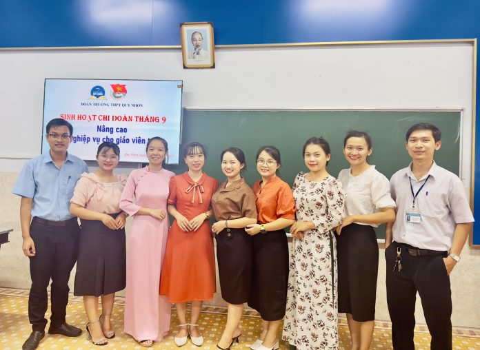 Sinh hoạt chi đoàn giáo viên