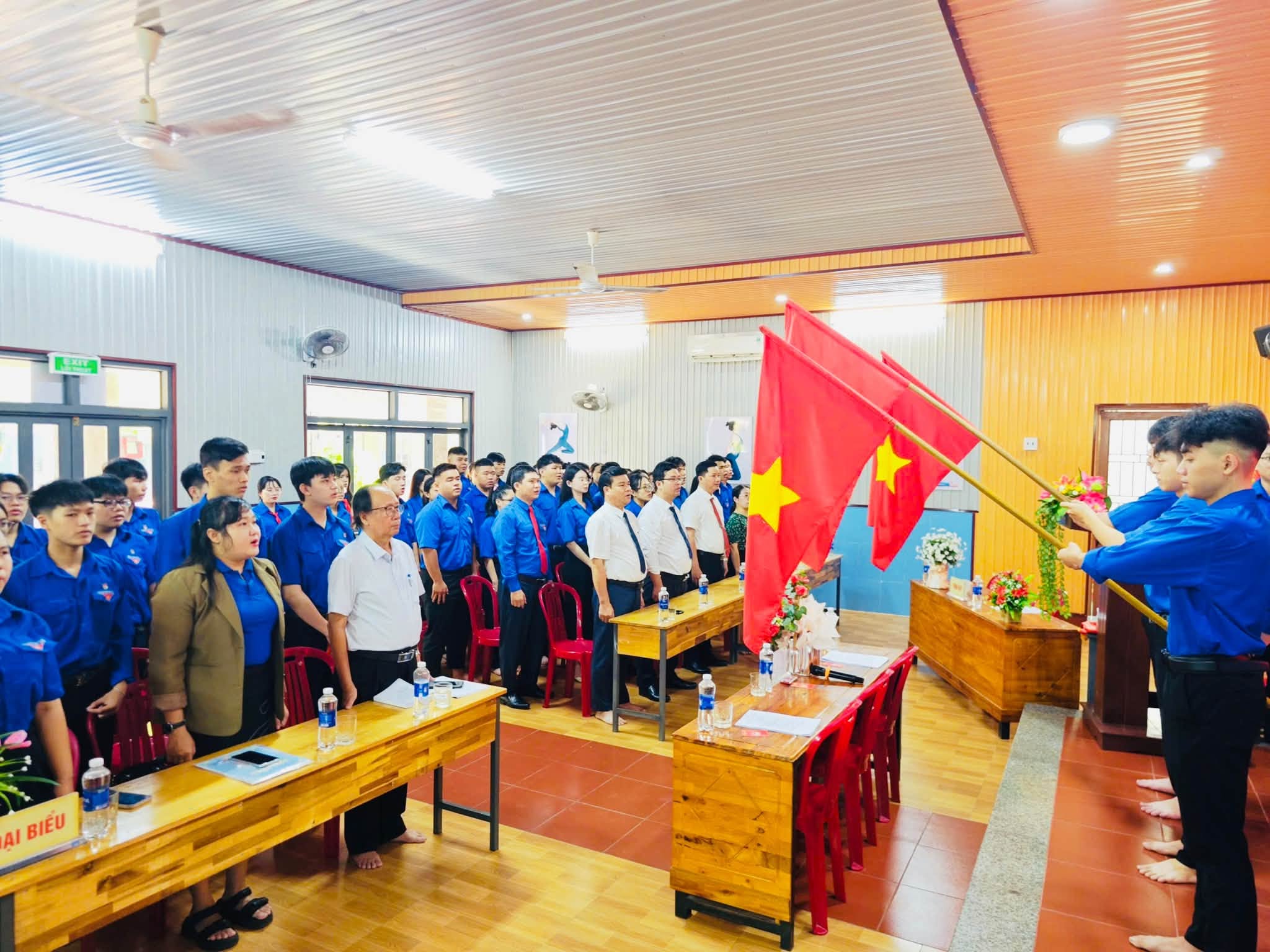 Nghi thức chào cờ trong đại hội